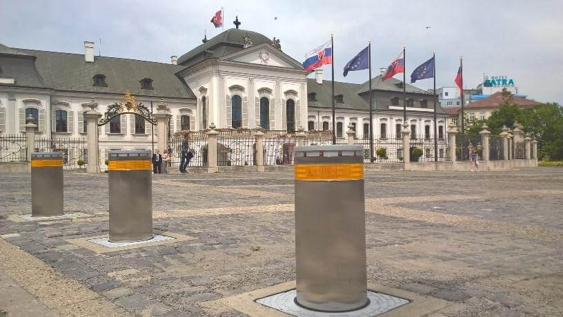 Automatic Bollard 600mm x 275mm dia, high security and intensive use. FAAC J275