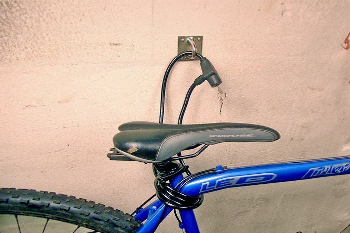 Cable Lock & Wall Bracket: JS21 - Insurance Approved
For Bikes, Lawn Mowers - High Value Security Measure