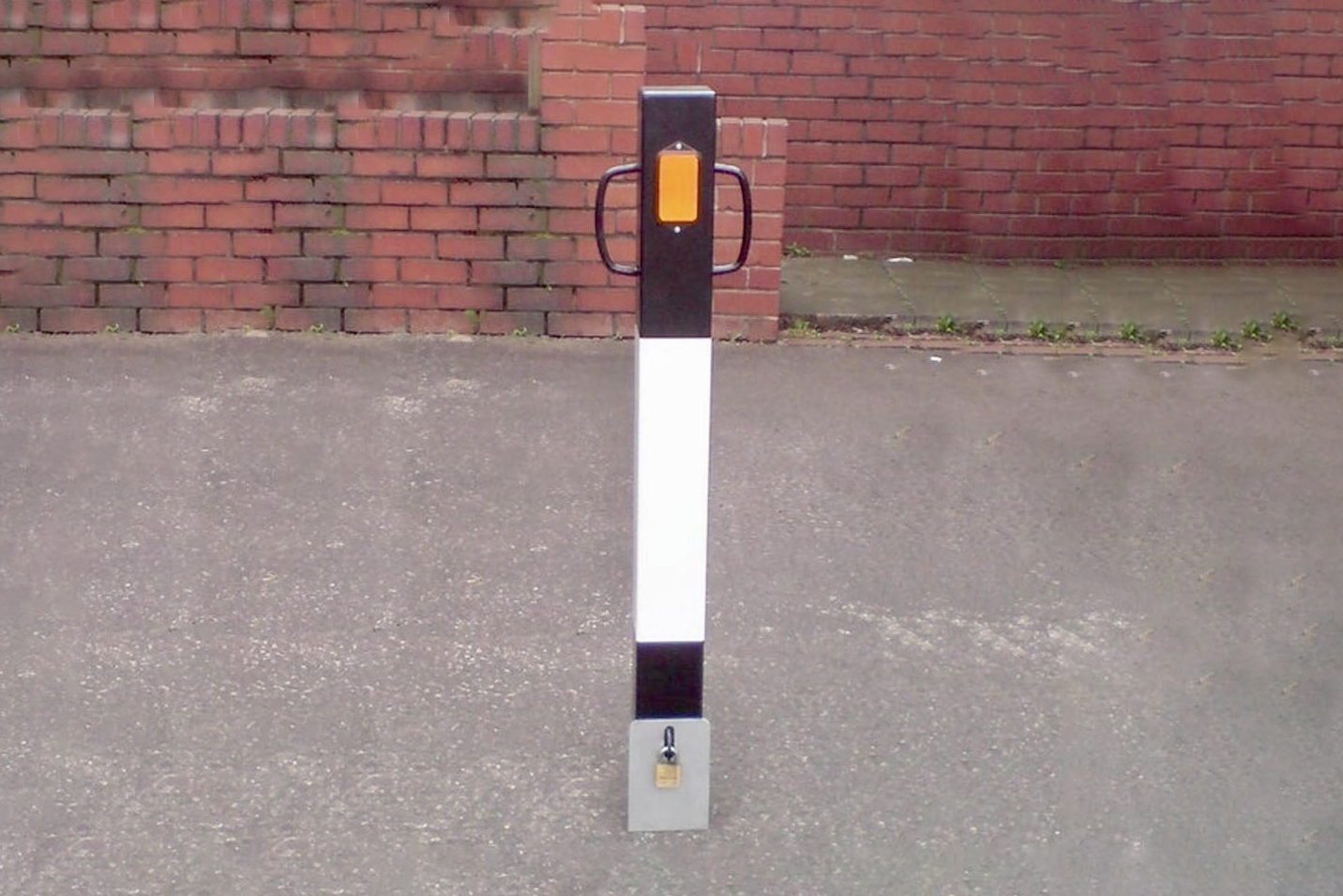 Square Heavy Duty Metal Removable Security Bollard
Vehicle Sizing Choices + Ground Socket & Padlock
