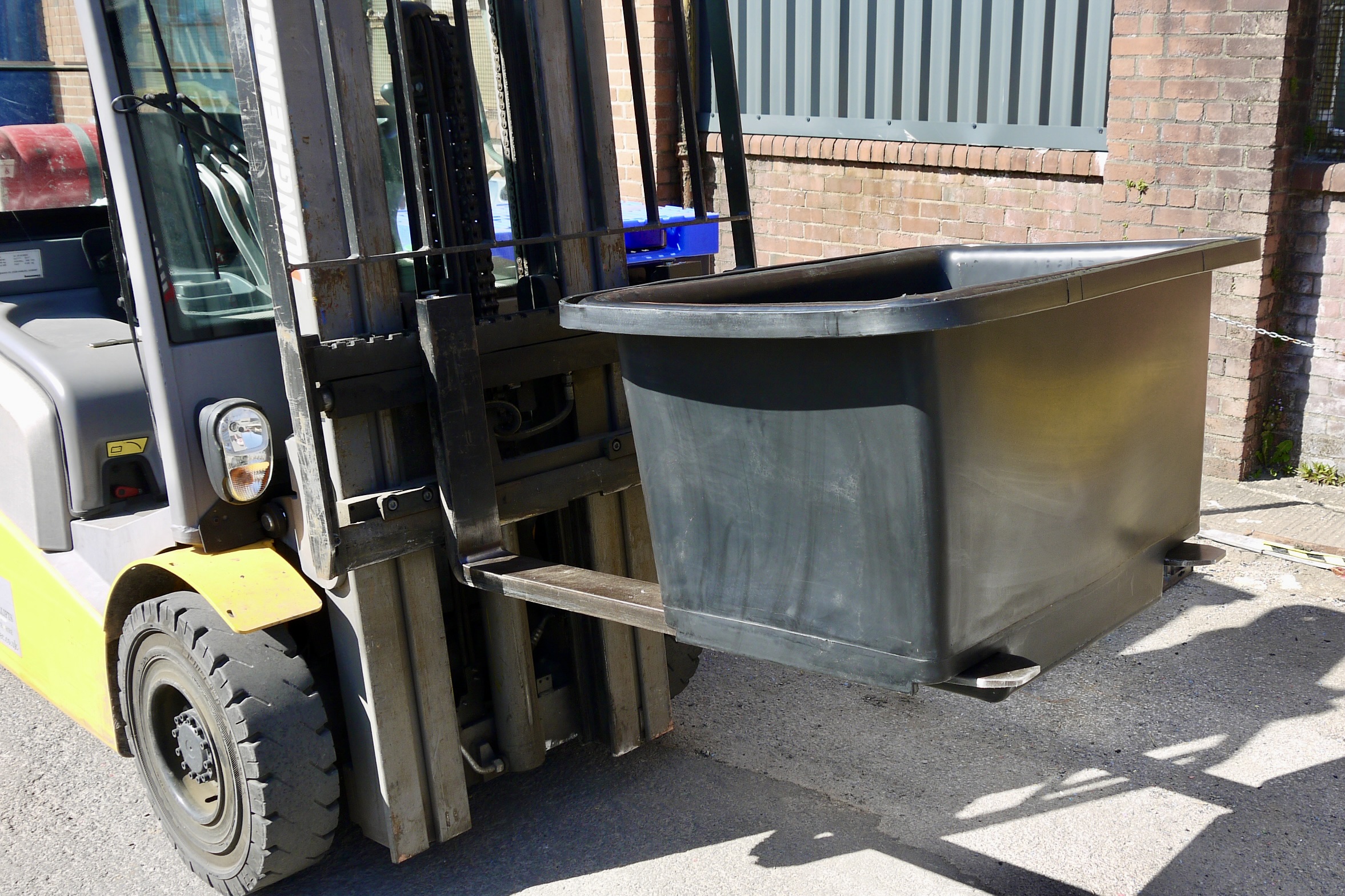Heavy Duty Mortar-Tubs: 250 & 300 Litre
Forklift Truck Friendly and Stackable
