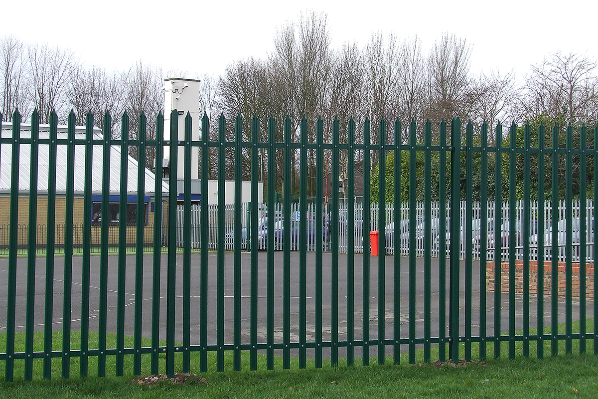 Palisade Fencing Bolt Down Additional Post