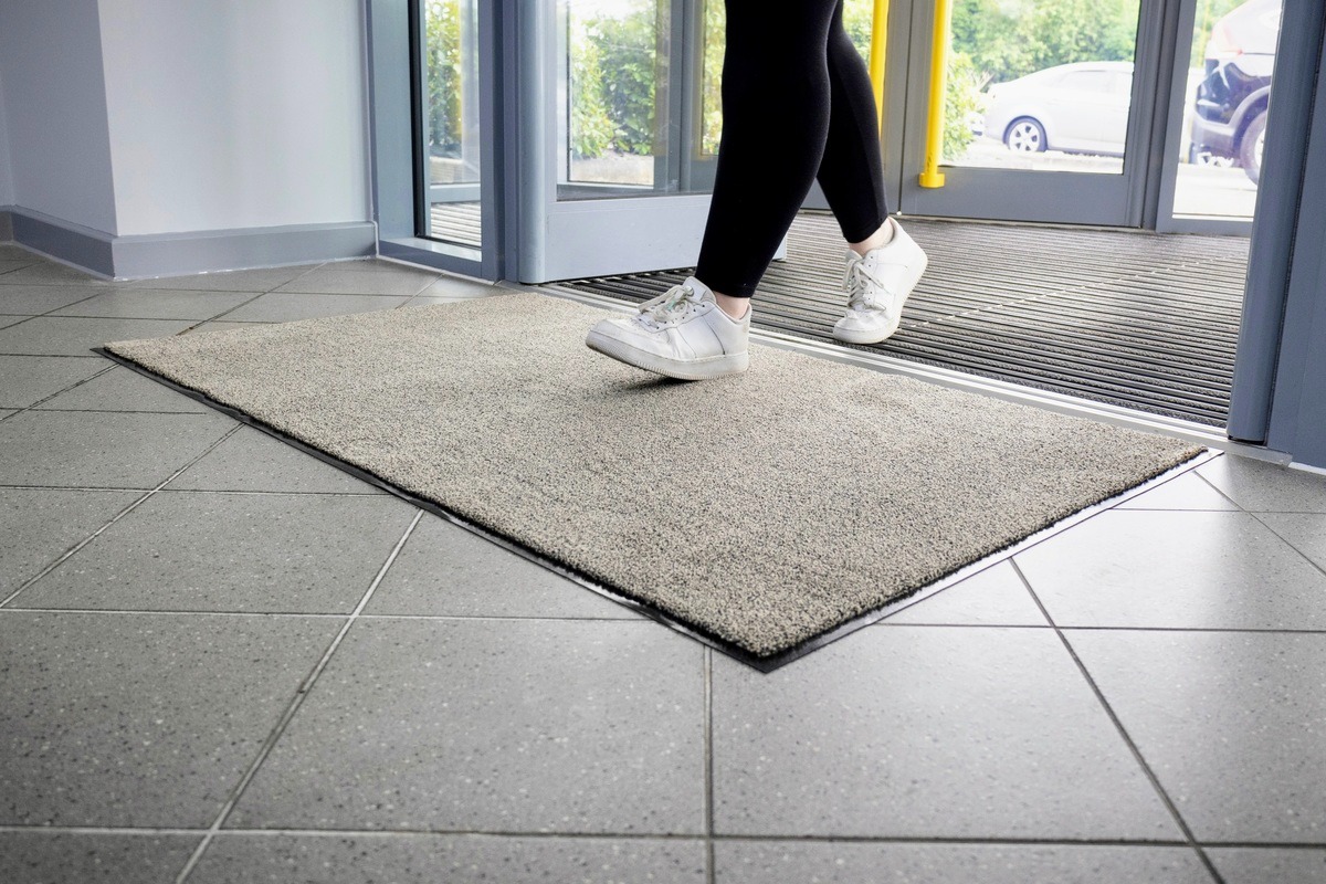 Eco-Friendly Entrance Mat - Recycled Materials 
High Absorbency, Durable & High Performance