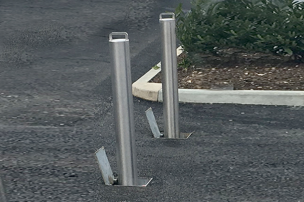 Telescopic Round Post (745mm high). Stainless Steel. 
Integral Lock | Sold Secure | Hi-Security 7 pin Lock