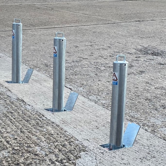 Removable Round Post (500mm high). Galvanised finish. Integral Lock - Sold Secure - Protects against unwanted vehicle access