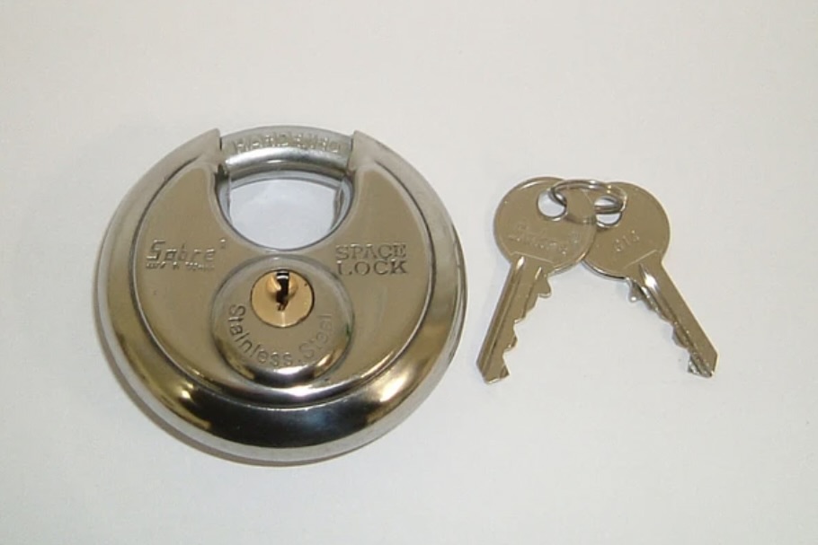 High Security Padlock Disc 
Supplied with 2 keys
Popular & Great Value