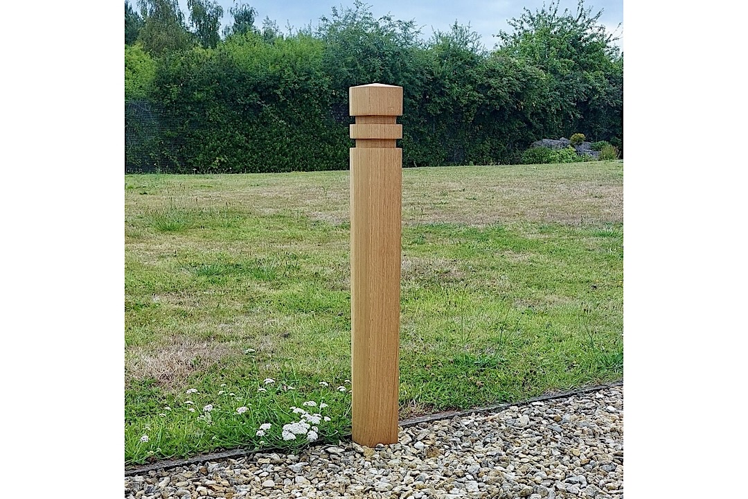 Seaton ECO Timber Bollard: (Diameter 94 or 140mm)
Natural Larch or Oak Wood - Durable & Characterful