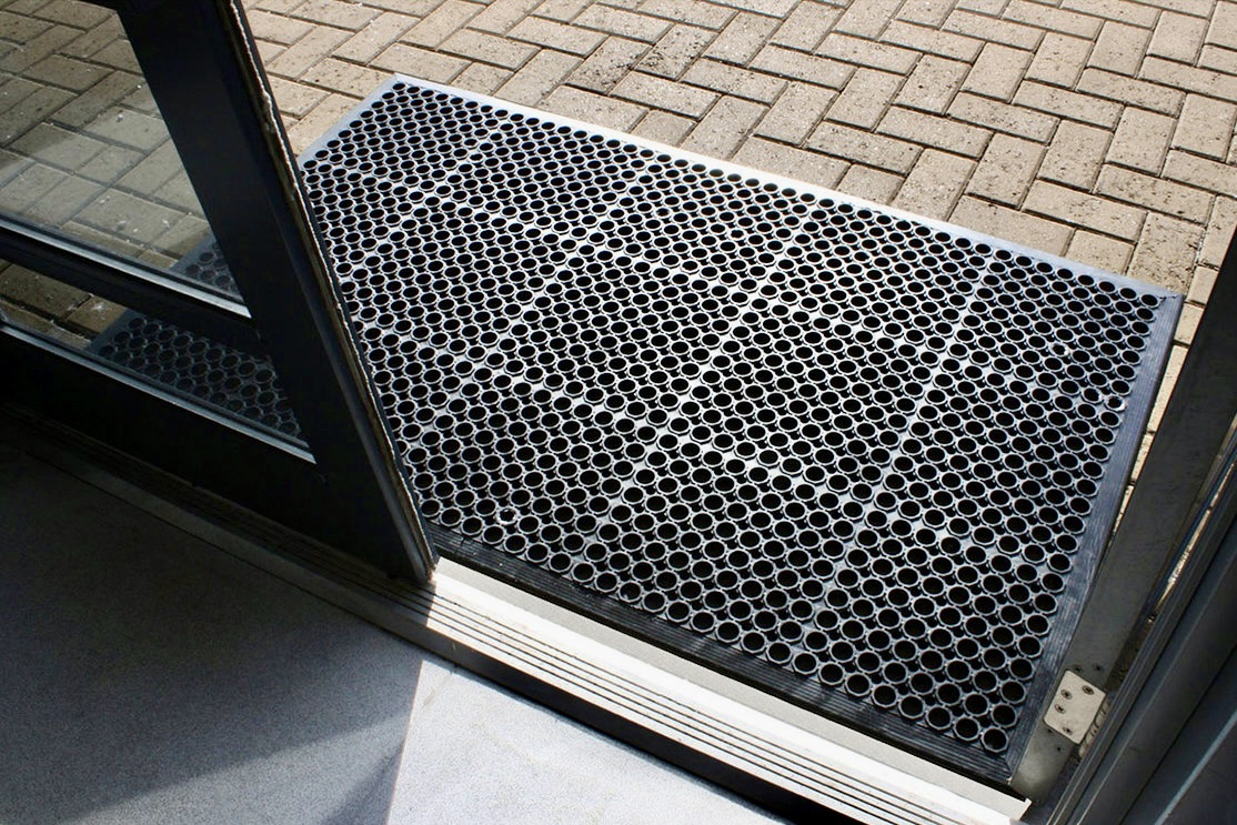 Heavy Duty Entryway Mat - Scrape & Drain Efficiently Anti-Slip Grip, Easy Clean - 13mm Durable Rubber Safe, Secure, Indoor/Outdoor & High Traffic Friendly
