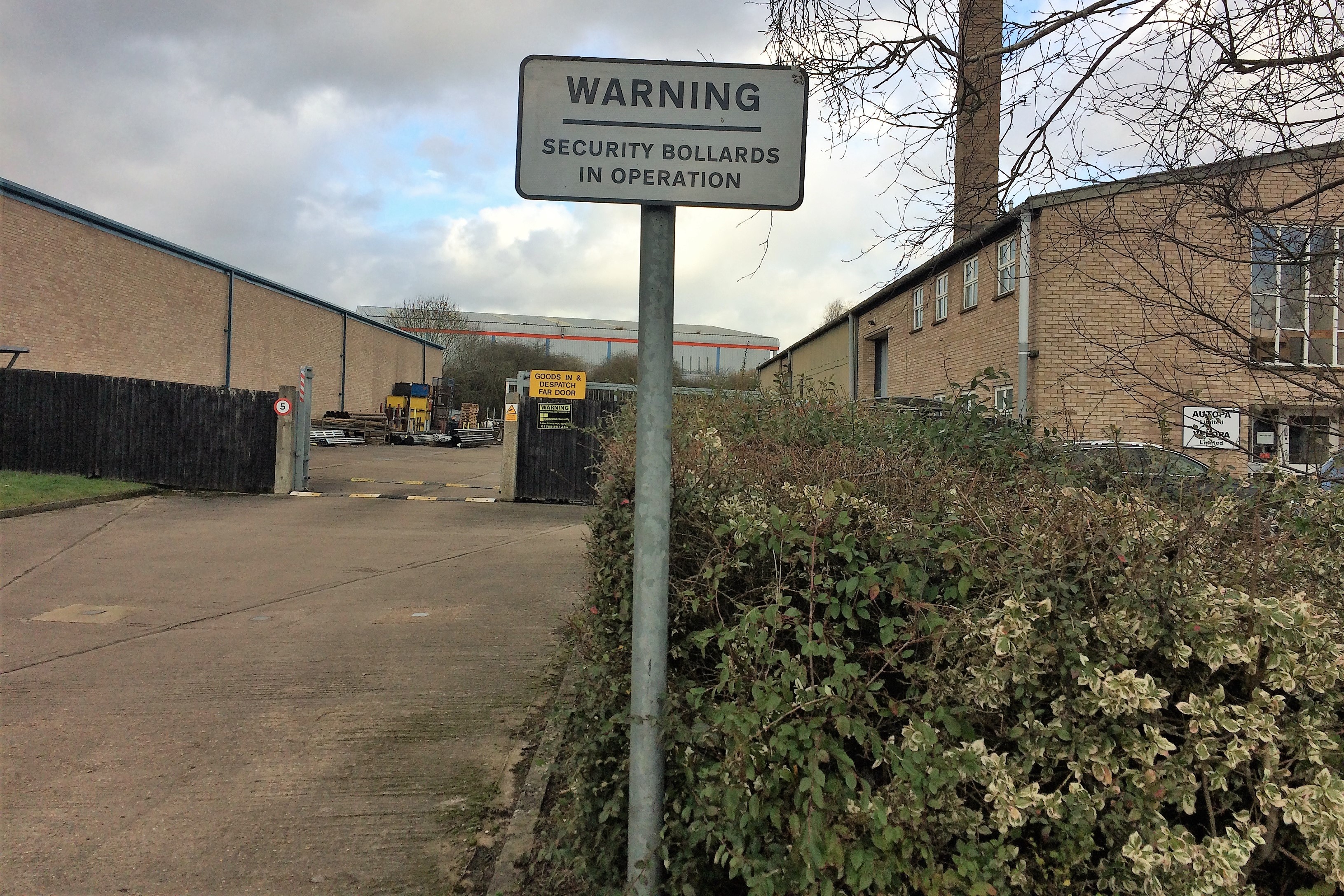 Premium Galvanised Sign Post for Elevated Traffic Mirrors and Road Signs - 2 or 2.5m High + 48, 60 & 76mm Diameters