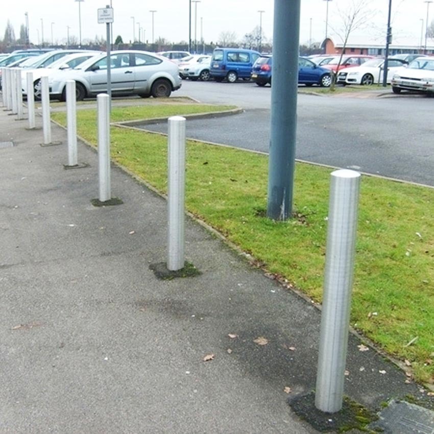 Stainless Steel Bollard(Carbinox)114 Dianeter Semi Domed Top (1m Above ground)