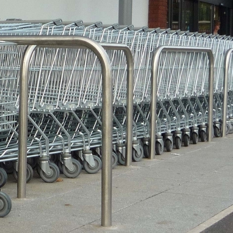 Stainless Steel Hooped Barrier: Grade 304 or 314 
D48mm - Concrete-In, Bolt Down and Removable
