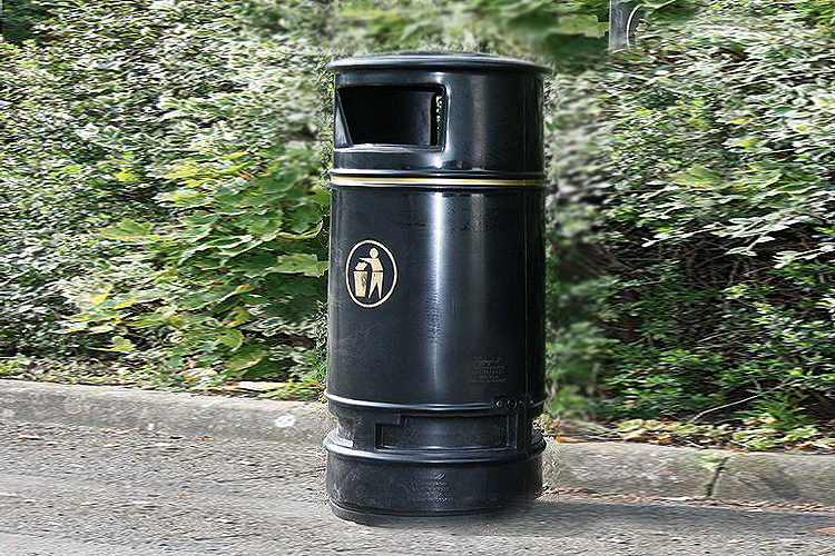 Traditional Styled Litter bin - 90litre Capacity
Galvanised Liner & UV Durable Density PE