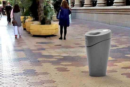 Polyethylene Bin - 120L capacity, removable inner bowl, built-in ashtray, variety of colours